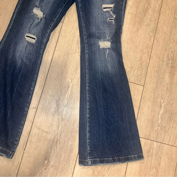 NWT Petra Dark Wash Distressed Mid Rise Flare P221FM-MD Sz 15 Sz 31 - Picture 3 of 10